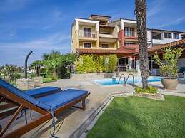 Apartments with Shared Pool Villa Rossella 1