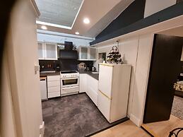 2 Bed Retreat - Sleeps 4 - Pets - Parking - Wifi