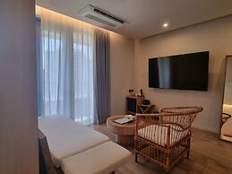 Hound Garden&Terrace Hotel