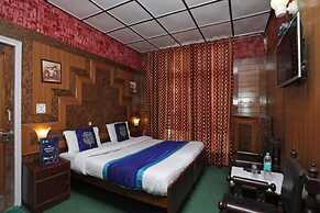Goroomgo Deluxe Ankur Lake View Nainital