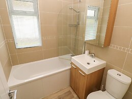 Cwtch Lodge 42