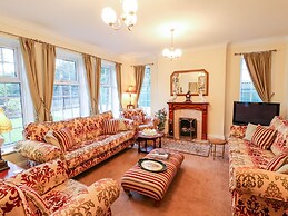 Yardley Manor