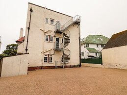 Yardley Manor