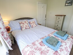 Smithy Cottage at Bowland Bridge