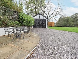 Smithy Cottage at Bowland Bridge