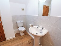 3 Eden Lodge
