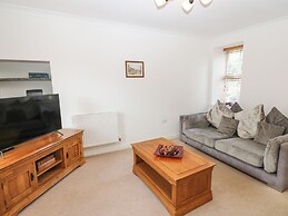 2 Eden Lodge
