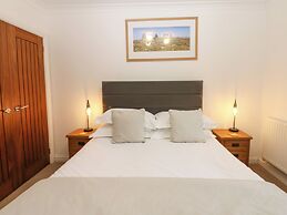 2 Eden Lodge