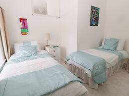 1A Chantry Place