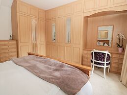 1A Chantry Place
