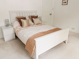 1A Chantry Place