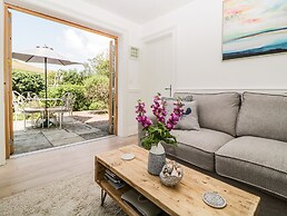 2 Garden Apartment