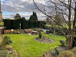 Yew Tree Nook