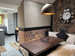 Coupling Cottage
