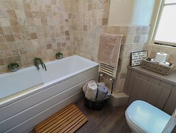Coupling Cottage