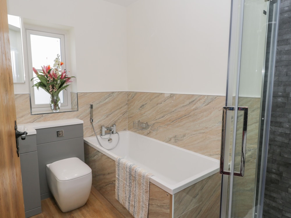 Shipswheel Cottage at Broadings Farm