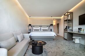 Aeonic Suites and Spa