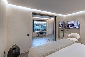 Aeonic Suites and Spa