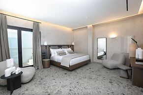 Aeonic Suites and Spa