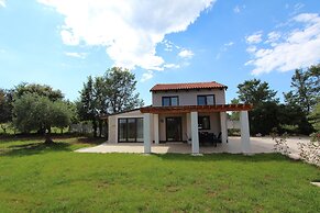 Holiday House Cuvi
