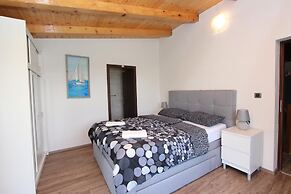 Holiday House Cuvi