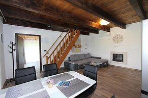 Holiday House Cuvi