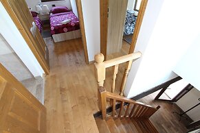 Holiday House Cuvi