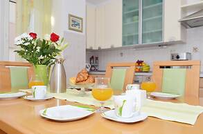 Lilly - spacious 3 bedroom apartment