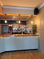 River Haven Hotel
