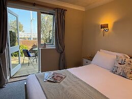 River Haven Hotel