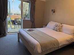 River Haven Hotel
