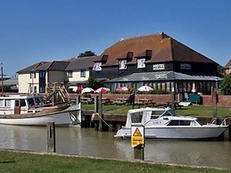 River Haven Hotel