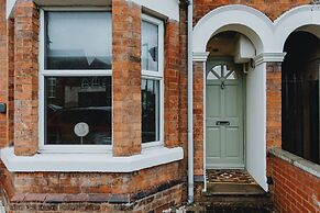 Entire House with Parking in Rugby
