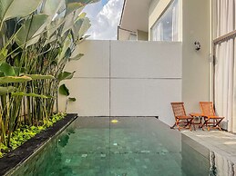 Kayumas Seminyak Resort