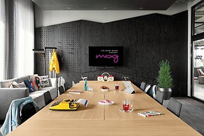 Moxy Cologne-Bonn Airport