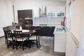 Modern 100m2 apt With the Terrace & Beautiful View