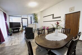 Modern 100m2 apt With the Terrace & Beautiful View