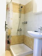 Room-studio Banos Apartments and Swimmin