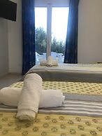 Room-studio Banos Apartments and Swimmin