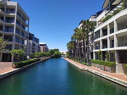 One Bedroom Apartment - Fully Equipped Waterfront Based