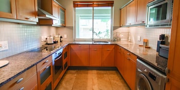 One Bedroom Apartment - Fully Equipped Waterfront Based