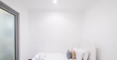 LUX Holiday Home - Frond E 1