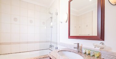 LUX Holiday Home - Frond E 1