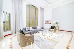 LUX Holiday Home - Frond E 1