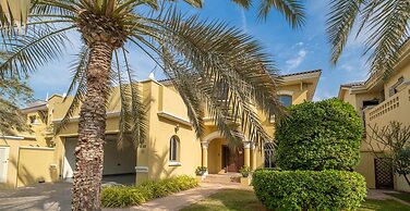 LUX Holiday Home - Frond E 1
