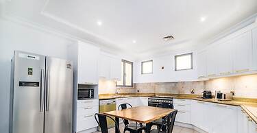 LUX Holiday Home - Frond E 1