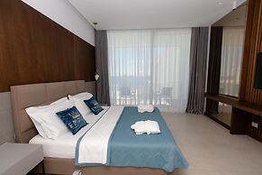 Empire Beach Resort