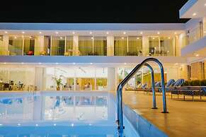 Empire Beach Resort