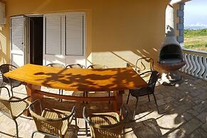 Beautiful 3-bed Apartment With big Terasse in Nin