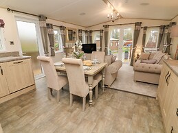 Lancaster Lodge